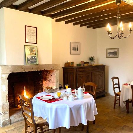 Le Moulin De Pasnel Bed & Breakfast Monteaux ภายนอก รูปภาพ