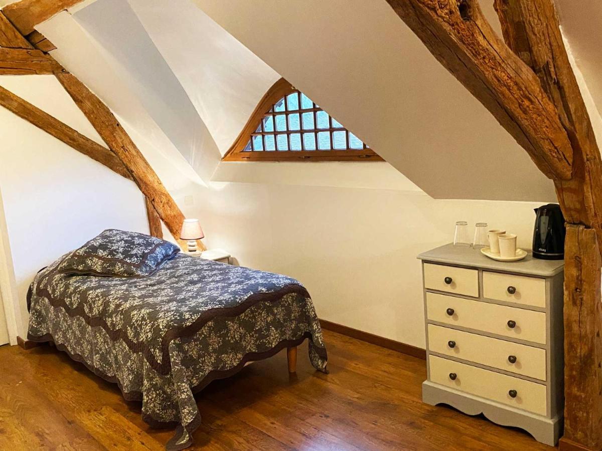 Le Moulin De Pasnel Bed & Breakfast Monteaux ภายนอก รูปภาพ