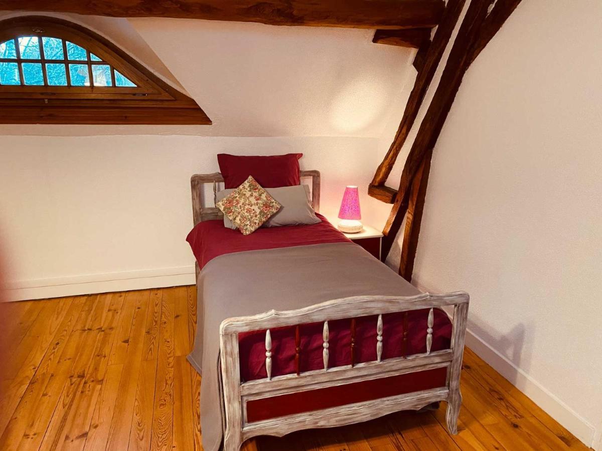 Le Moulin De Pasnel Bed & Breakfast Monteaux ภายนอก รูปภาพ