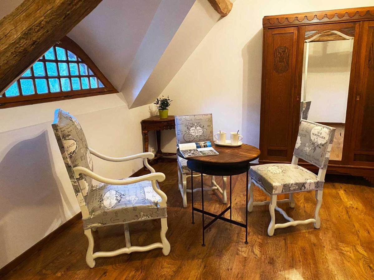 Le Moulin De Pasnel Bed & Breakfast Monteaux ภายนอก รูปภาพ