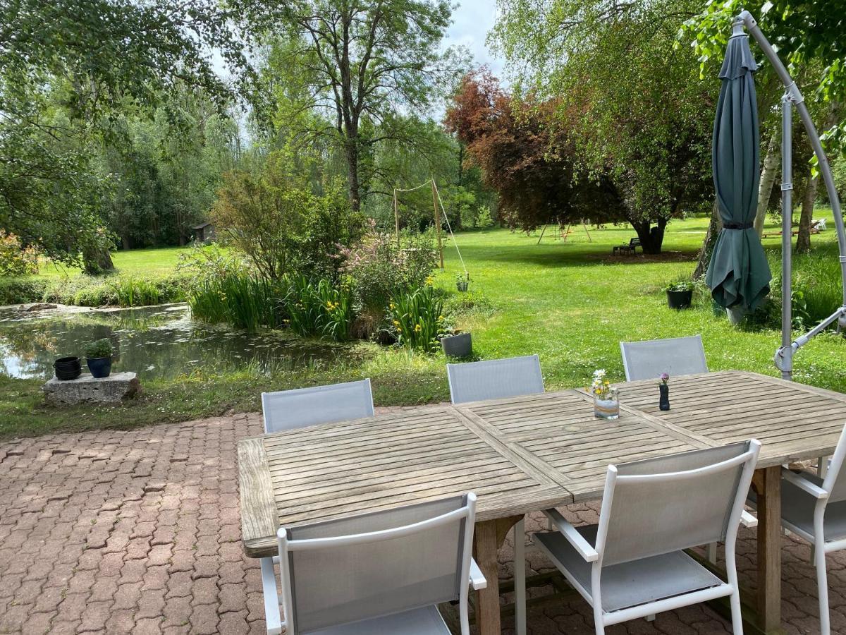 Le Moulin De Pasnel Bed & Breakfast Monteaux ภายนอก รูปภาพ